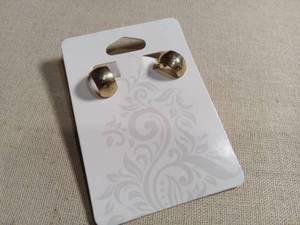 lot 5983 image: Gold Tone Clip onEarrings