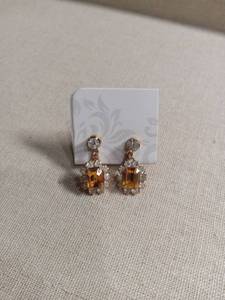 lot 5985 image: Gold Tone Crystal Earrings with Screw Back Closure