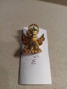 lot 5998 image: Gold Tone Angel Brooch Pin with Colored Gemstone Accents