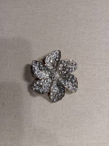 lot 50256 image: Crystal Rhinestone Flower Brooch Pin