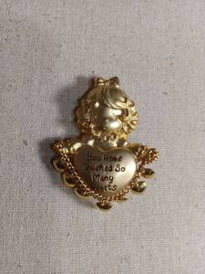 lot 50282 image: Gold Tone Precious Moments Brooch Pin with Heart Message