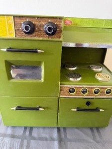 lot 14 image: Vintage Easy Bake Oven