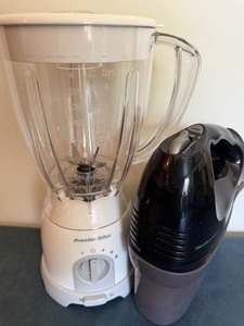lot 53 image: Blender (new w box) and Mixer