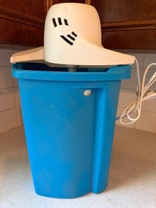 lot 65 image: Rival Ice Cream Maker