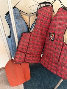 lot 70 image: Adult Life Jackets and Boat Oars