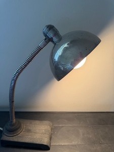 lot 93 image: Vintage Metal Desk Lamp