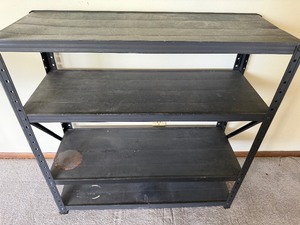 lot 109 image: Small Metal Shelf