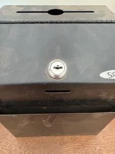 lot 403 image: Metal Lock Box w Key