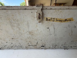 lot 527 image: Wood BoxTrunk