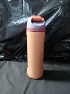 lot 5114 image: Owala 24oz FreeSip Stainless Steel Water Bottle - Tangy Tango - Retail $40