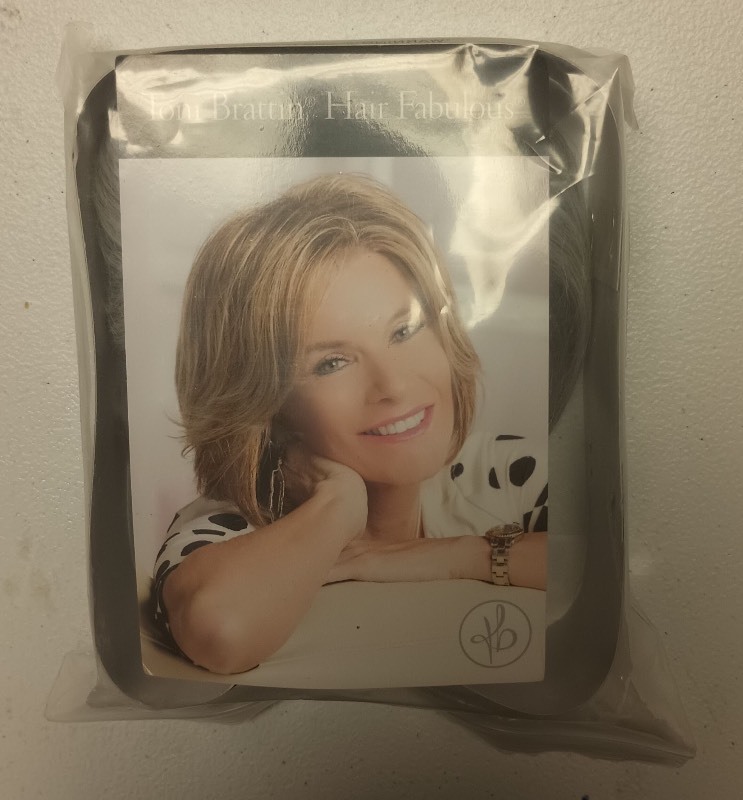 lot 110 image: 632 Twist Finale Synthetic Hair Extension Light Grey