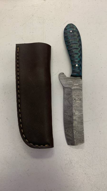 lot 19 image: Handmade Damascus Steel Bull Cutter Cowboy Knife Full Tang - Wood Handle and Sheath approx 7.5 inches hunting fishing