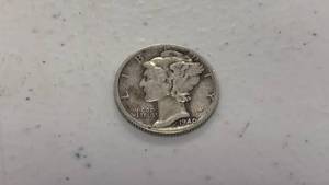 lot 3 image: 1940-D Mercury Silver Dime Coin 90% Silver
