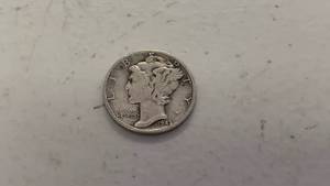 lot 9 image: 1945 Mercury Silver Dime Coin 90% Silver