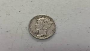 lot 10 image: 1942 Mercury Silver Dime Coin 90% Silver