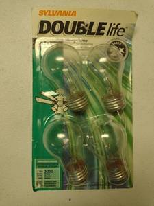 lot 353 image: Sylvania Double Life Light Bulbs 4-Pack