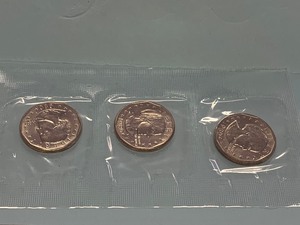 lot 26 image: Lot of 3 1980 Susan B. Anthony Dollar Coins