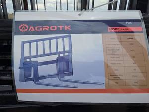 lot 5501 image: Mower King SA-100 Skid Steer Pallet Fork Attachment