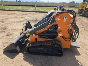 lot 5855 image: LandHonor Mini Skid Steer Loader LHR-HT380Q1
