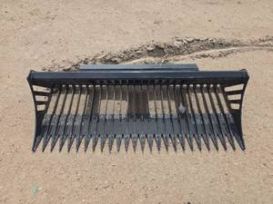 lot 5959 image: Wolverine M-SB42 Mini Skid Steer Rock Bucket Attachment 44