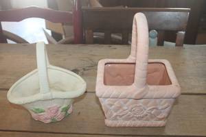 lot 1238 image: Ceramic Baskets