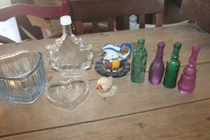 lot 1240 image: Home Dcor Colored Bottles & More
