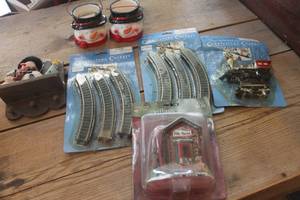 lot 1250 image: NIP Christmas Train and More