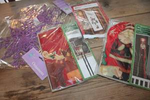 lot 1252 image: NIP Christmas Door Panel, Mailbox Cover & More