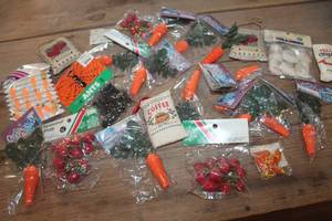lot 1257 image: NIP Lot of Crafting Dcor Supplies & More