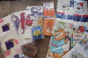 lot 1269 image: NIP Party Supplies and Cards