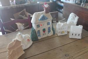 lot 1280 image: NIP Craft Christmas Houses & More