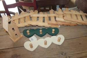 lot 1285 image: Wood Heart Racks and More