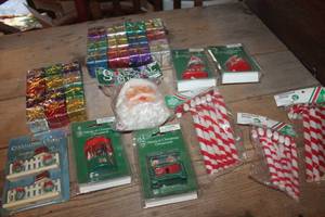lot 1300 image: NIP Christmas Ornaments and More