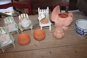 lot 1306 image: NIP Planters and More