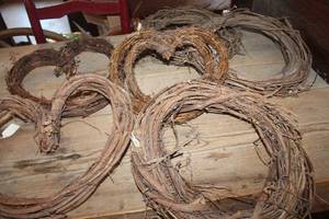 lot 1307 image: Lot of Grapevine Wreaths