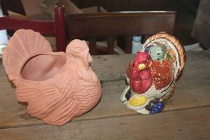 lot 1311 image: Turkey Planter and More