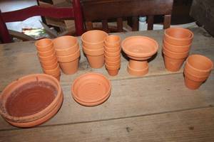 lot 1312 image: Lot of Terra Cotta Plant Pots