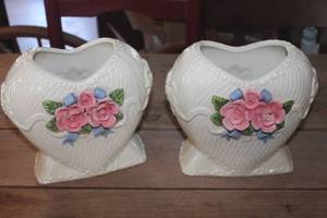lot 1328 image: Like New Rose Vases