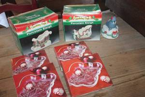 lot 1331 image: NIB Christmas Sleighs and More