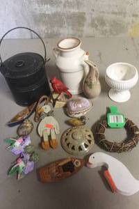 lot 1351 image: Misc. Home Dcor