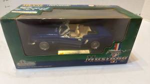 lot 1004 image: 1965 Ford Mustang die cast model in original box