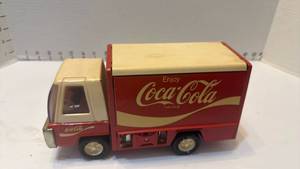 lot 1007 image: Vintage Coca-Cola delivery truck
