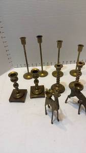 lot 1032 image: Brass candlesticks holders