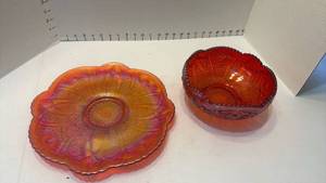 lot 1044 image: Carnival glass platter and bowl