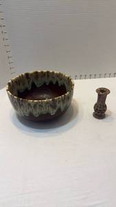 lot 1045 image: Brown pottery bowl and vase