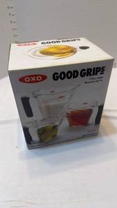 lot 1051 image: Oxo Good  measuring cups new in box