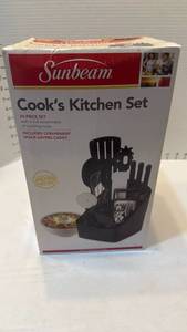 lot 1052 image: Sunbeam Cooks Kitchen Set 25 pc set new in box