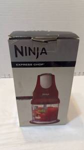lot 1055 image: Ninja express chop new in box