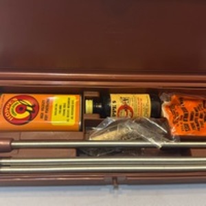 lot 1064 image: Hoppes gun cleaning kit