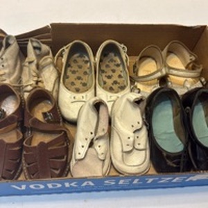 lot 1068 image: Baby shoes